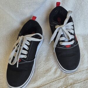 Heelys Black and White Skate Shoes. Size 3 Youth